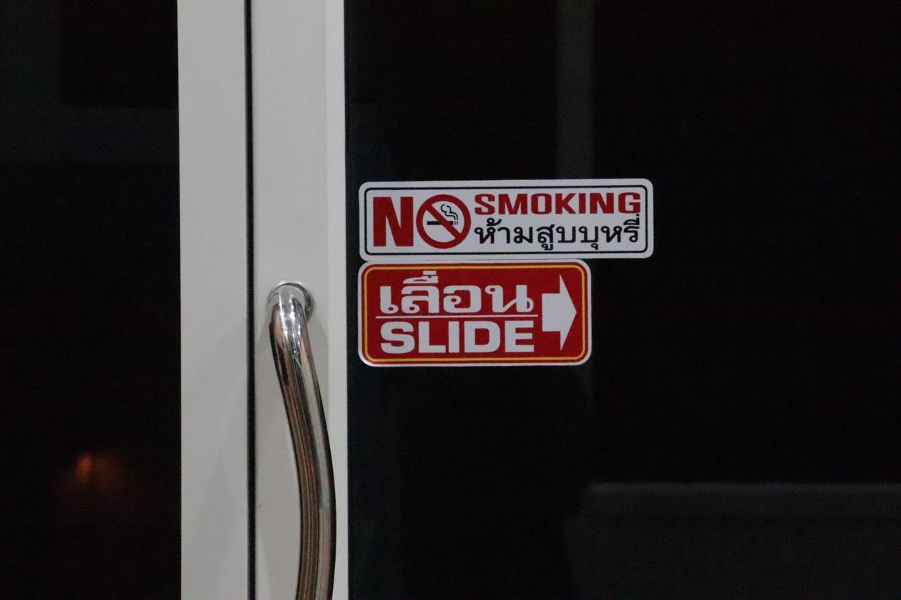 Ama Hostel Bangkok Exterior photo