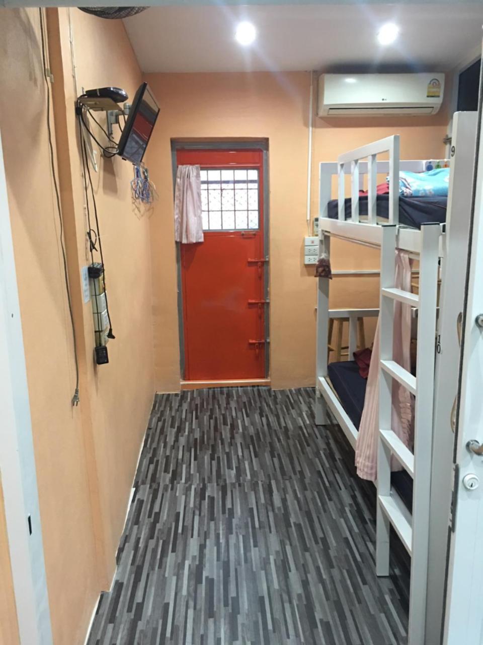 Ama Hostel Bangkok Exterior photo